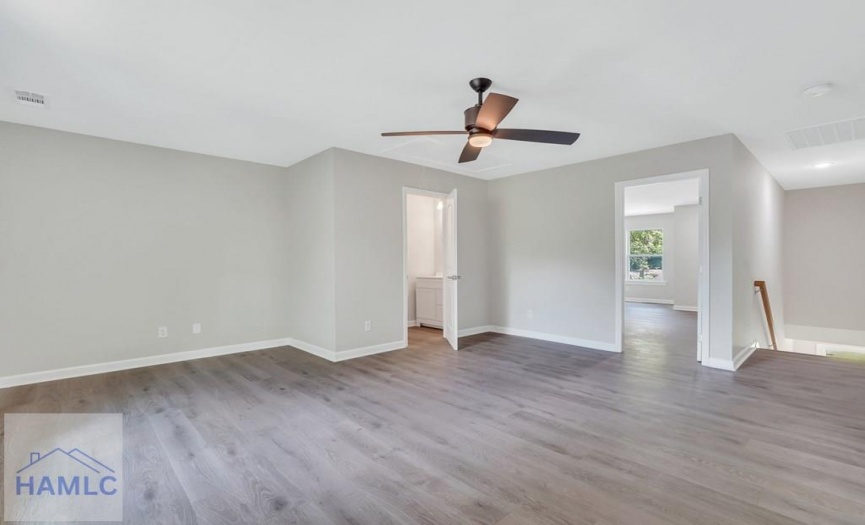 Spacious Upstairs Loft area