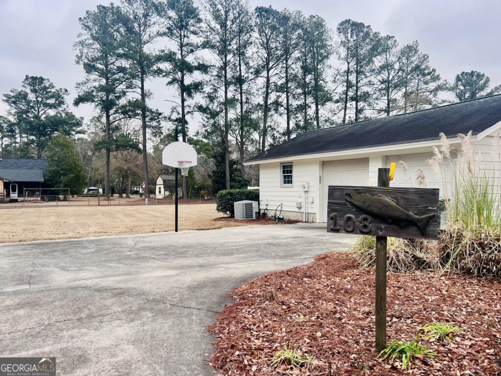 108 Worth Street Jesup, GA 31545 image 3