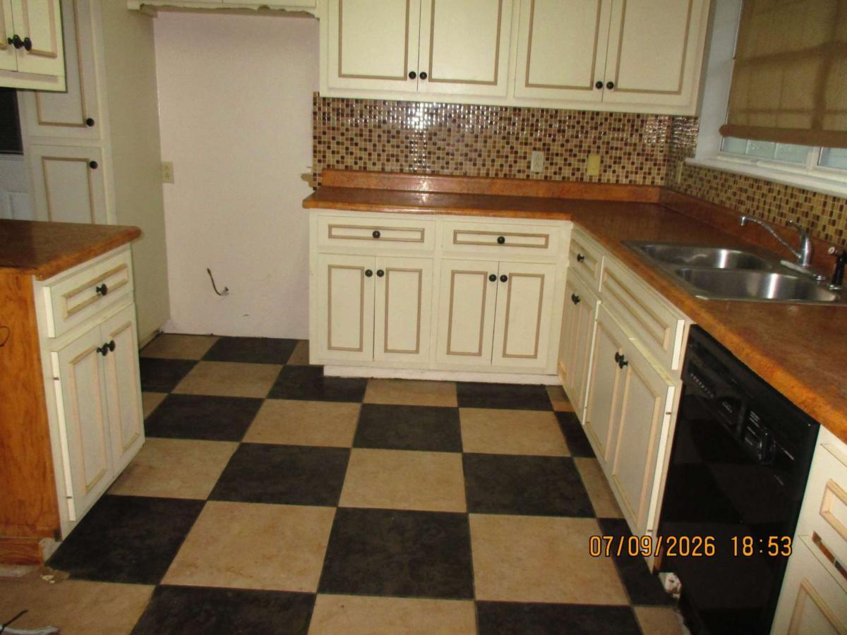 2500 Pin Oak ST Jesup GA 31546 image 4