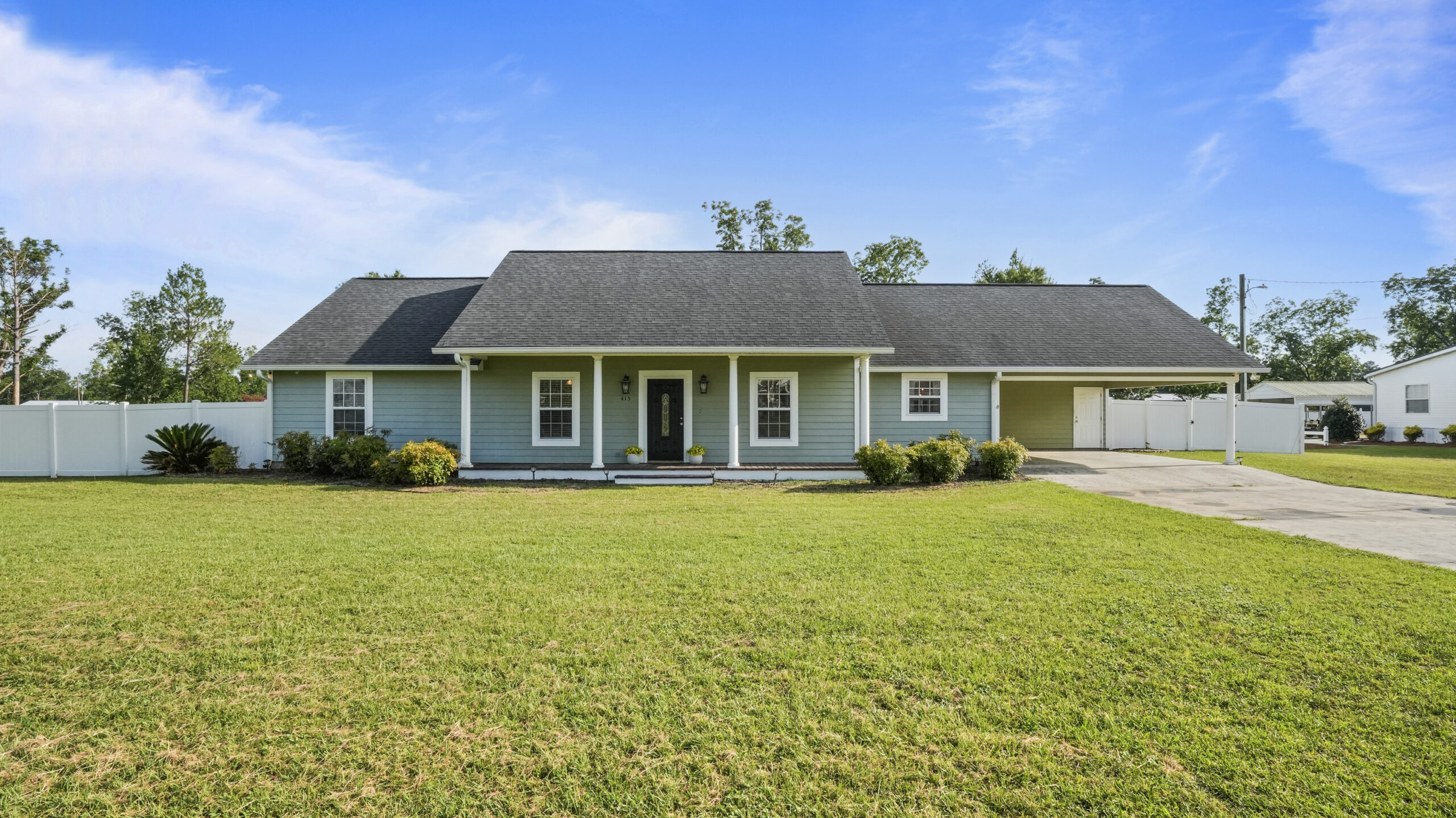 415 Walter ST Odum GA 31555 image 2