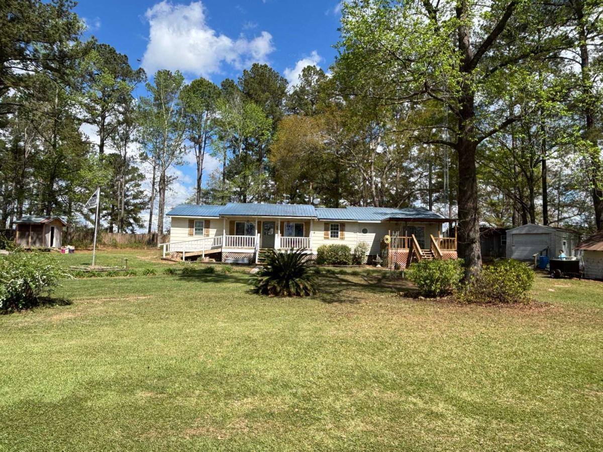 1565 East Lake DR Screven GA 31560 image 1