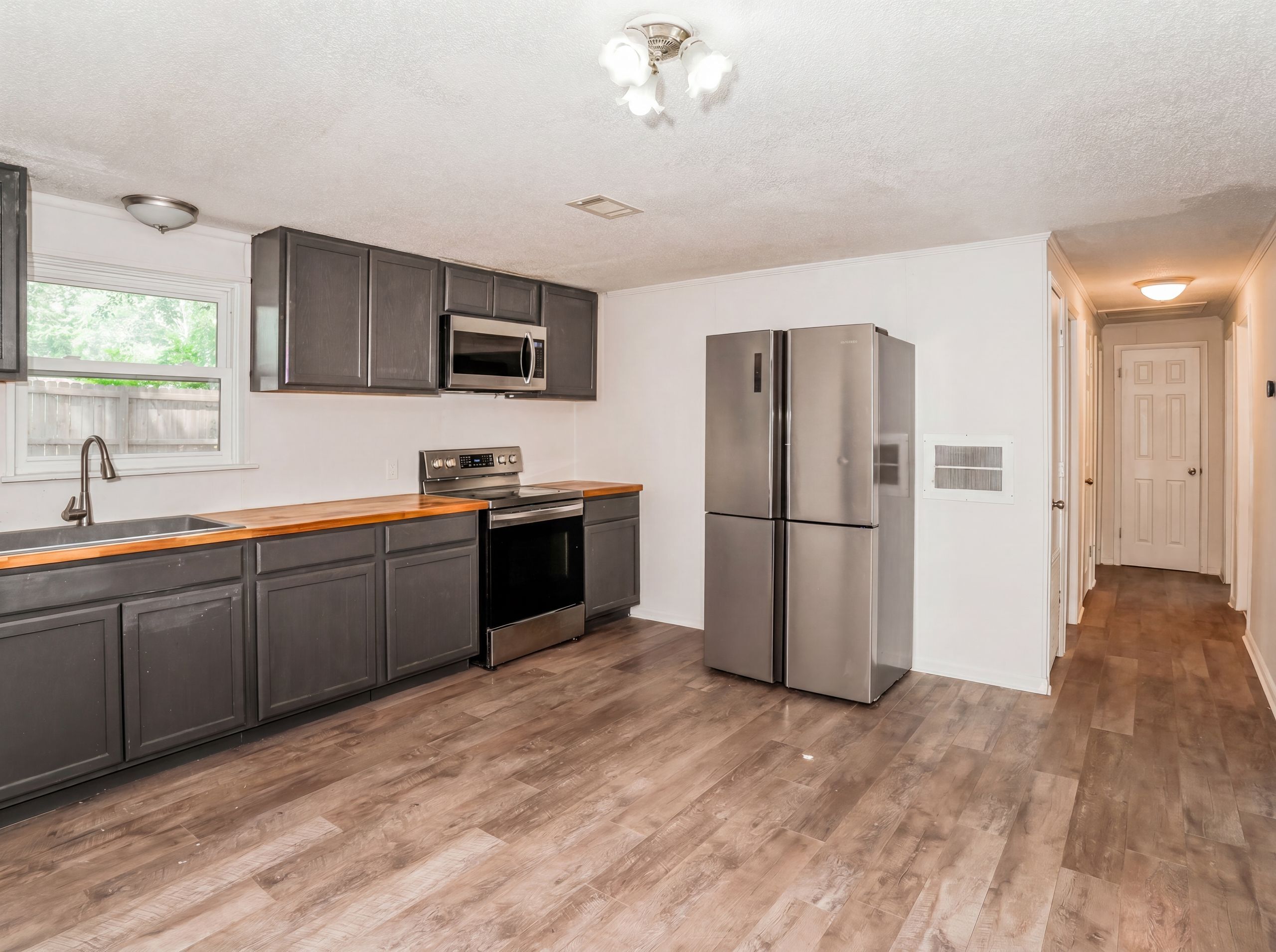 733 Sutton ST Jesup GA 31545 image 2