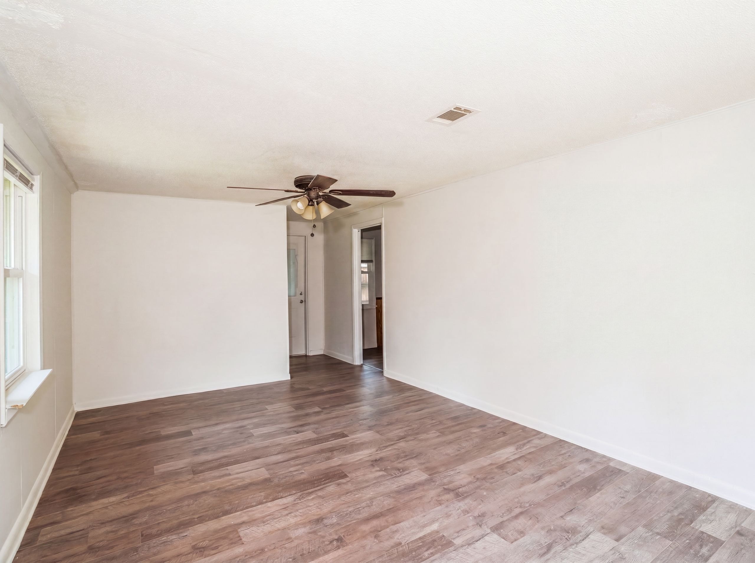 733 Sutton ST Jesup GA 31545 image 3